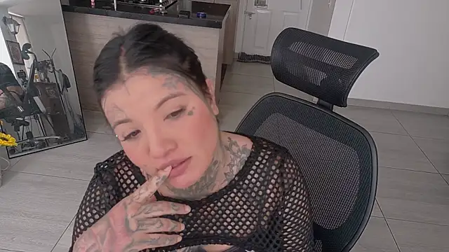 Unatatuada online show from 11-04-25, 07:28