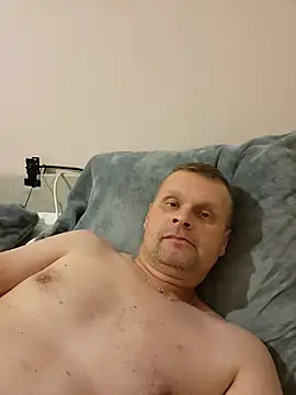 Snapshot of tygros11 chatting on 11-17-25, 04:55 tygros11 online show from 11-17-25, 04:55