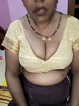 Snapshot of KannadaTamilTeluguBeauty chatting on 05-06-26, 05:39 KannadaTamilTeluguBeauty online show from 05-06-26, 05:39