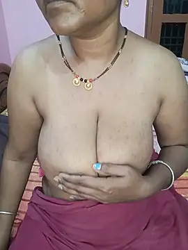 Snapshot of KannadaTamilTeluguBeauty chatting on 05-12-26, 09:32 KannadaTamilTeluguBeauty online show from 05-12-26, 09:32