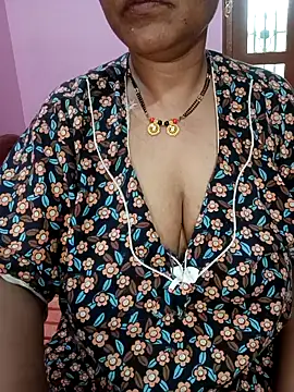 Snapshot of KannadaTamilTeluguBeauty chatting on 05-17-26, 10:59 KannadaTamilTeluguBeauty online show from 05-17-26, 10:59