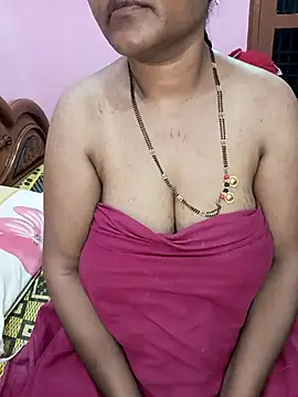 Snapshot of KannadaTamilTeluguBeauty chatting on 04-30-26, 08:57 KannadaTamilTeluguBeauty online show from 04-30-26, 08:57