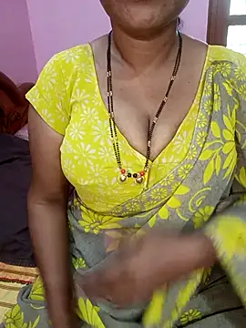 Snapshot of KannadaTamilTeluguBeauty chatting on 05-25-26, 09:08 KannadaTamilTeluguBeauty online show from 05-25-26, 09:08