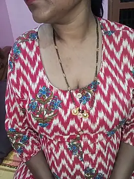 Snapshot of KannadaTamilTeluguBeauty chatting on 05-28-26, 06:03 KannadaTamilTeluguBeauty online show from 05-28-26, 06:03