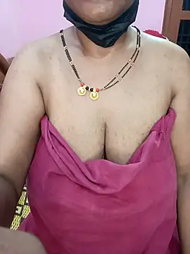 Snapshot of KannadaTamilTeluguBeauty chatting on 04-24-26, 08:55 KannadaTamilTeluguBeauty online show from 04-24-26, 08:55