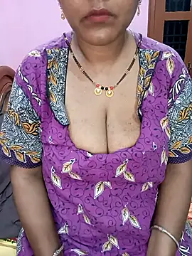 Snapshot of KannadaTamilTeluguBeauty chatting on 05-04-26, 04:43 KannadaTamilTeluguBeauty online show from 05-04-26, 04:43