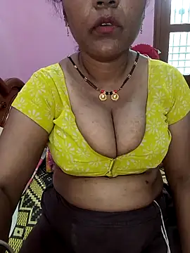 Snapshot of KannadaTamilTeluguBeauty chatting on 04-23-26, 10:11 KannadaTamilTeluguBeauty online show from 04-23-26, 10:11