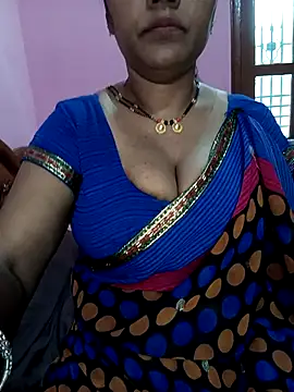 Snapshot of KannadaTamilTeluguBeauty chatting on 05-05-26, 08:17 KannadaTamilTeluguBeauty online show from 05-05-26, 08:17