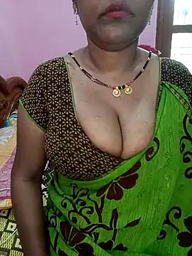 Snapshot of KannadaTamilTeluguBeauty chatting on 04-22-26, 10:00 KannadaTamilTeluguBeauty online show from 04-22-26, 10:00