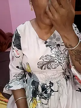 Snapshot of KannadaTamilTeluguBeauty chatting on 05-09-26, 06:00 KannadaTamilTeluguBeauty online show from 05-09-26, 06:00