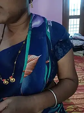 Snapshot of KannadaTamilTeluguBeauty chatting on 05-12-26, 09:26 KannadaTamilTeluguBeauty online show from 05-12-26, 09:26