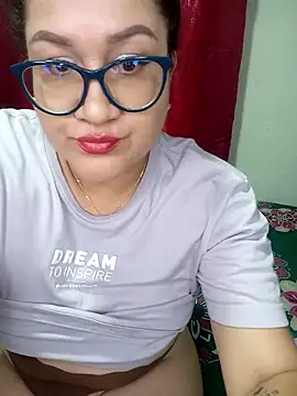 Snapshot of bellotasantos chatting on 09-15-25, 08:53 bellotasantos online show from 09-15-25, 08:53