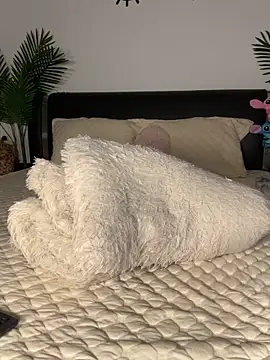 Snapshot of Andrestarr chatting on 10-28-25, 06:40 Andrestarr online show from 10-28-25, 06:40