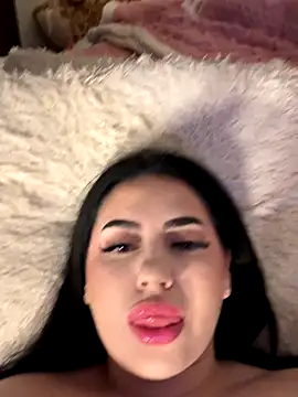 Snapshot of Andrestarr chatting on 11-16-25, 06:34 Andrestarr online show from 11-16-25, 06:34