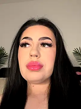 Snapshot of Andrestarr chatting on 10-24-25, 05:34 Andrestarr online show from 10-24-25, 05:34