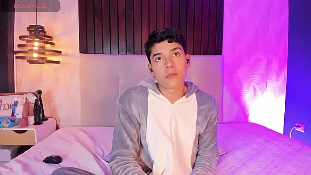 SandroVeyra online show from 01-13-26, 03:32