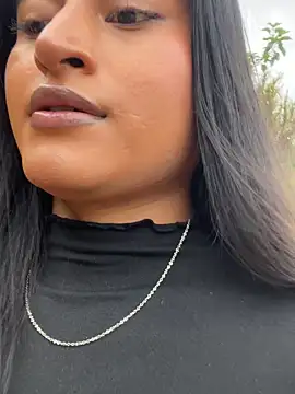 Michelle Narvaez online show from 03-25-26, 10:08
