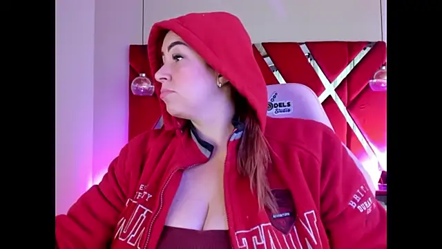 alexiaystive3 online show from 09-30-25, 04:02