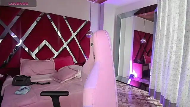 alexiaystive3 online show from 10-20-25, 08:42