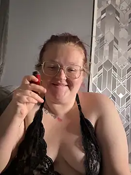 Snapshot of AmberBliss-X chatting on 10-11-25, 08:21 AmberBliss-X online show from 10-11-25, 08:21