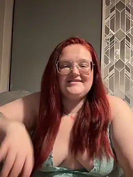 Snapshot of AmberBliss-X chatting on 10-31-25, 08:27 AmberBliss-X online show from 10-31-25, 08:27