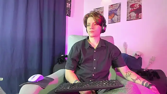 Jerry Cole online show from 10-26-25, 02:45