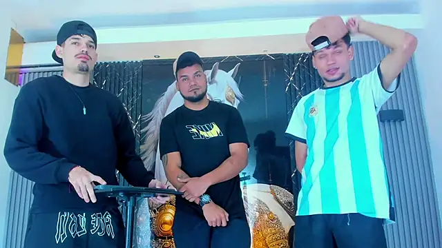 Snapshot of Iam_Steven chatting on 11-08-25, 01:03 Iam Steven online show from 11-08-25, 01:03