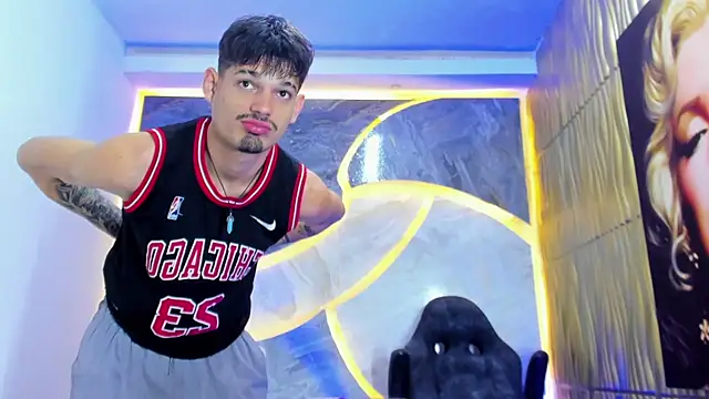 Iam Steven online show from 12-22-25, 04:45