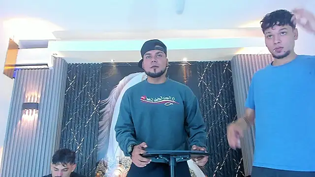 Snapshot of Iam_Steven chatting on 10-12-25, 01:23 Iam Steven online show from 10-12-25, 01:23