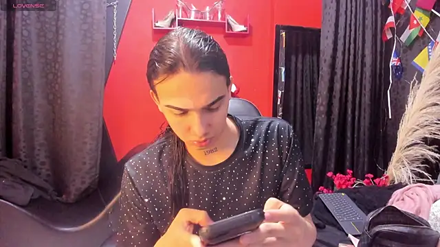 Snapshot of Almaazz chatting on 07-04-26, 10:25 Almaazz online show from 07-04-26, 10:25