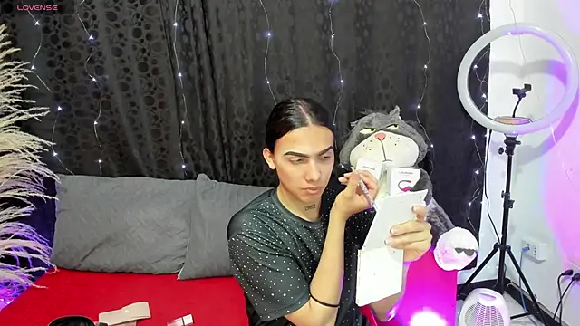 Snapshot of Almaazz chatting on 05-11-26, 03:41 Almaazz online show from 05-11-26, 03:41
