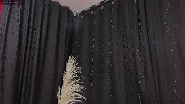 Snapshot of Almaazz chatting on 05-16-26, 07:13 Almaazz online show from 05-16-26, 07:13