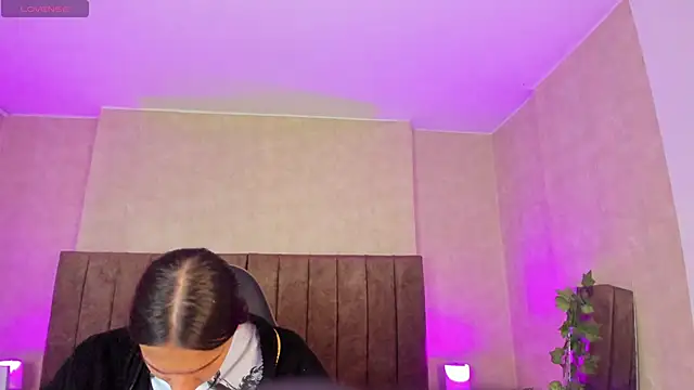 Snapshot of Almaazz chatting on 09-14-25, 04:07 Almaazz online show from 09-14-25, 04:07