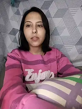 Snapshot of melzinhah03 chatting on 06-20-26, 01:32 melzinhah03 online show from 06-20-26, 01:32