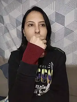 Snapshot of melzinhah03 chatting on 07-09-26, 01:17 melzinhah03 online show from 07-09-26, 01:17