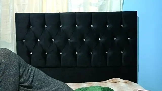 Sullyoonn online show from 10-12-25, 02:24