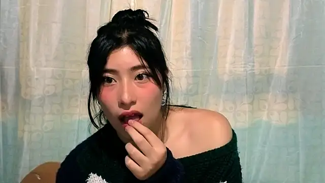 Sullyoonn online show from 11-07-25, 11:41