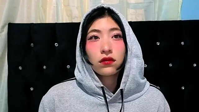 Sullyoonn online show from 10-18-25, 12:01