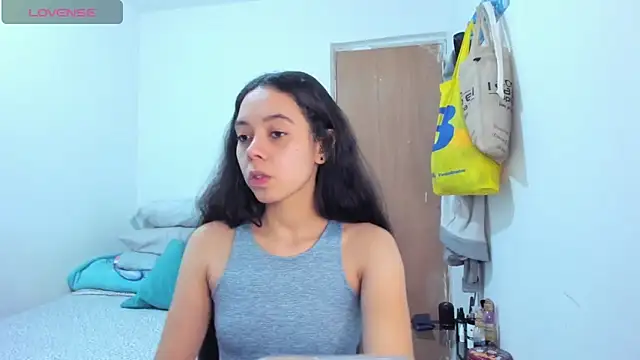 Annie rosse1017 online show from 10-28-25, 04:13