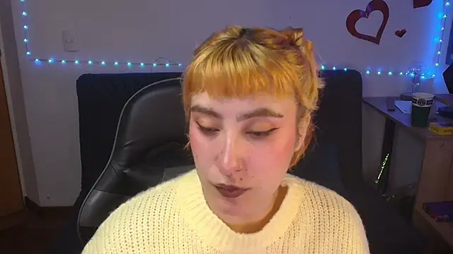 Miacatsito3 online show from 06-24-26, 02:43