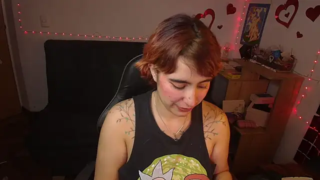 Snapshot of Miacatsito3 chatting on 05-21-26, 03:26 Miacatsito3 online show from 05-21-26, 03:26