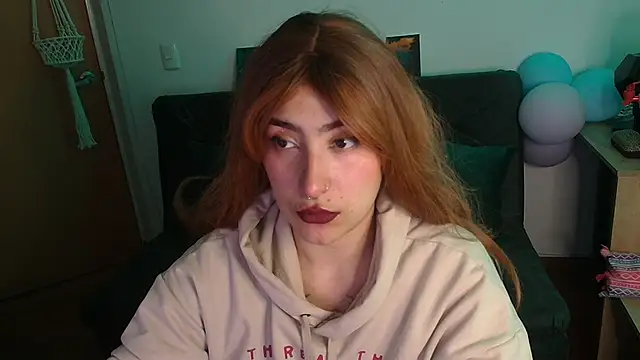 Miacatsito3 online show from 11-25-25, 11:48