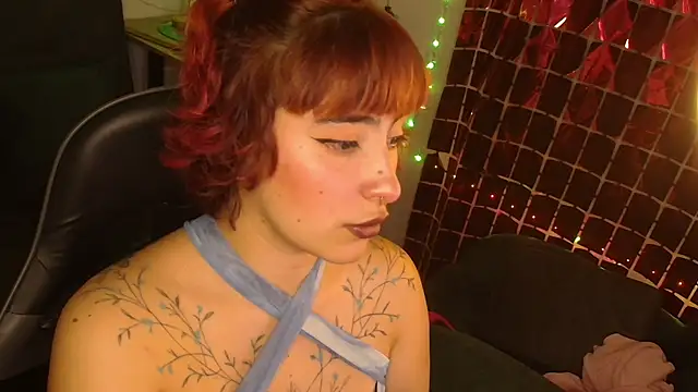Snapshot of Miacatsito3 chatting on 04-30-26, 01:56 Miacatsito3 online show from 04-30-26, 01:56