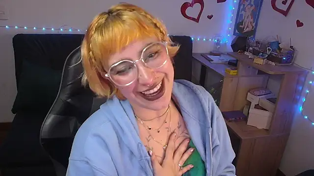 Miacatsito3 online show from 06-19-26, 01:44