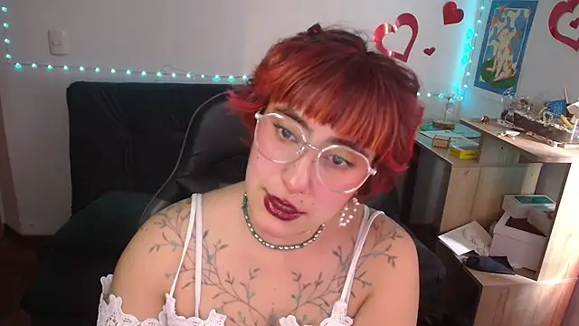 Snapshot of Miacatsito3 chatting on 04-24-26, 08:22 Miacatsito3 online show from 04-24-26, 08:22