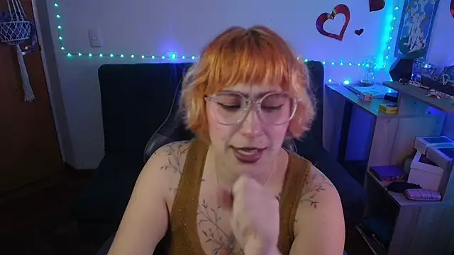 Snapshot of Miacatsito3 chatting on 06-05-26, 01:10 Miacatsito3 online show from 06-05-26, 01:10