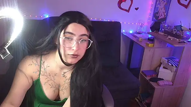 Snapshot of Miacatsito3 chatting on 06-01-26, 04:13 Miacatsito3 online show from 06-01-26, 04:13