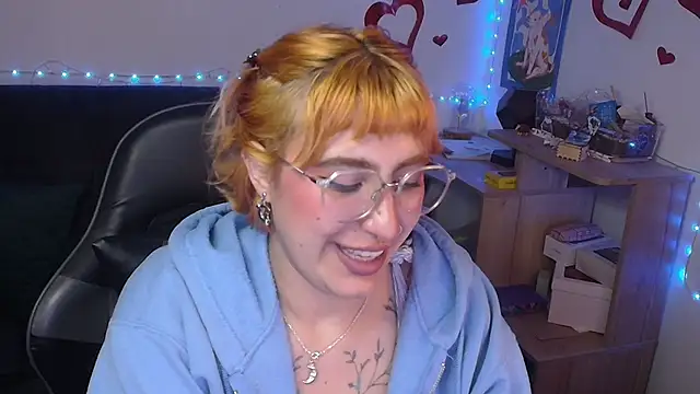 Miacatsito3 online show from 06-16-26, 06:13