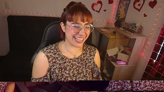 Snapshot of Miacatsito3 chatting on 05-12-26, 10:27 Miacatsito3 online show from 05-12-26, 10:27