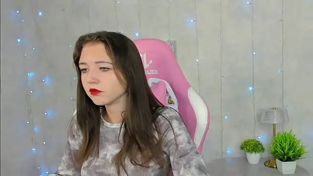 Amanda Reedd online show from 10-07-25, 01:17
